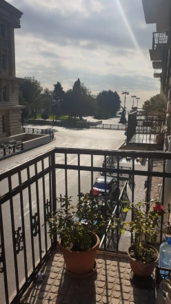 Satılır köhnə tikili 4 otaqlı 105 m²,  Sahil m.-2