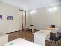 İcarə ofis 2 otaqlı 80 m², Səbail r.-2