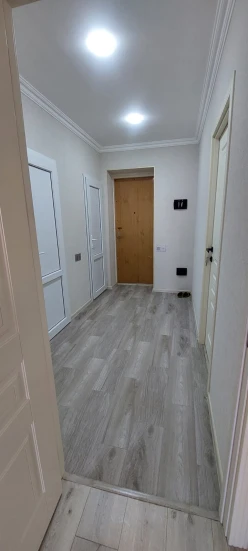 Satılır yeni tikili 3 otaqlı 80 m², İnşaatçılar m.-21