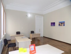 İcarə ofis 2 otaqlı 80 m², Səbail r.-3