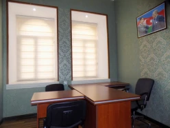 İcarə ofis 2 otaqlı 80 m², Səbail r.-6