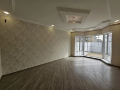 Satılır ev/villa 5 otaqlı 200 m², Binə q.-17