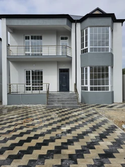 Satılır ev/villa 5 otaqlı 200 m², Binə q.