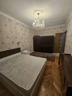 İcarə köhnə tikili 4 otaqlı 120 m²,  Azadlıq prospekti m.