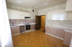 Satılır yeni tikili 3 otaqlı 135 m², İnşaatçılar m.-15 Satılır yeni tikili 3 otaqlı 135 m², İnşaatçılar m.-15