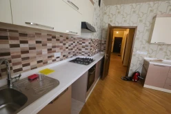 Satılır yeni tikili 3 otaqlı 135 m², İnşaatçılar m.-7 Satılır yeni tikili 3 otaqlı 135 m², İnşaatçılar m.-7