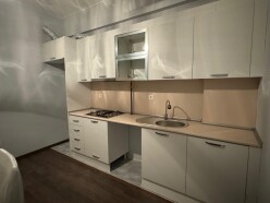 Satılır yeni tikili 2 otaqlı 75 m²,  Həzi Aslanov m.-6