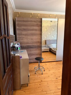 Satılır köhnə tikili 4 otaqlı 111 m²,  İnşaatçılar m.-4