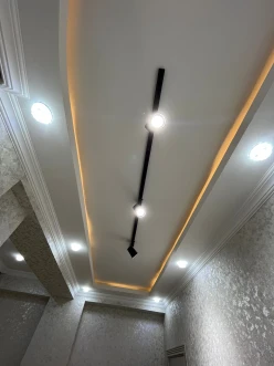 Satılır yeni tikili 2 otaqlı 60 m², İnşaatçılar m.-5