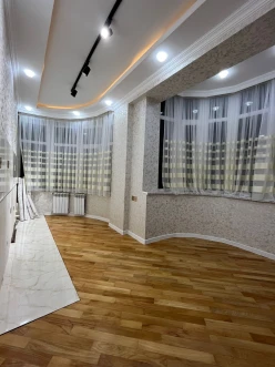 Satılır yeni tikili 2 otaqlı 60 m², İnşaatçılar m.-12