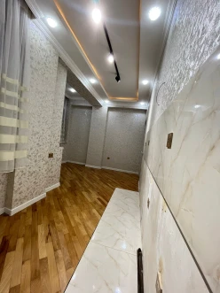 Satılır yeni tikili 2 otaqlı 60 m², İnşaatçılar m.-13