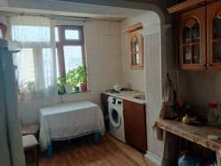 Satılır köhnə tikili 3 otaqlı 75 m²,  İnşaatçılar m.-8