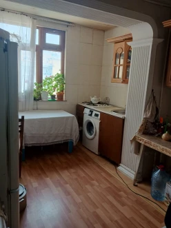 Satılır köhnə tikili 3 otaqlı 75 m²,  İnşaatçılar m.-3