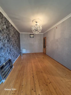 Satılır köhnə tikili 3 otaqlı 55 m²,  İnşaatçılar m.-11