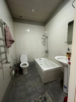 İcarə yeni tikili 4 otaqlı 144 m²,  İnşaatçılar m.-17