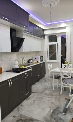 İcarə yeni tikili 2 otaqlı 94 m², İnşaatçılar m.-9