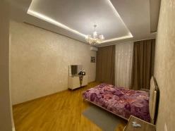 İcarə yeni tikili 4 otaqlı 210 m²,  28 May m.-3