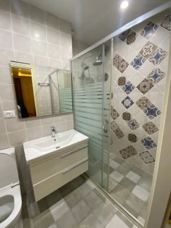 İcarə yeni tikili 4 otaqlı 210 m²,  28 May m.-8