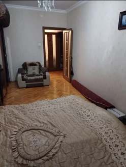 Satılır köhnə tikili 3 otaqlı 60 m²,  Azadlıq prospekti m.-5