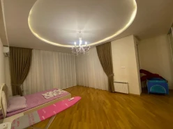 İcarə yeni tikili 4 otaqlı 210 m²,  28 May m.-4