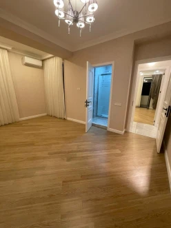 Satılır yeni tikili 4 otaqlı 140 m², 8 Noyabr m. m-14