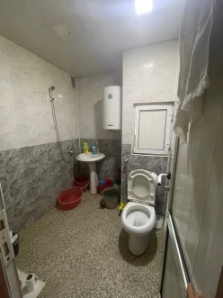 Satılır köhnə tikili 2 otaqlı 45 m², İnşaatçılar m.-8