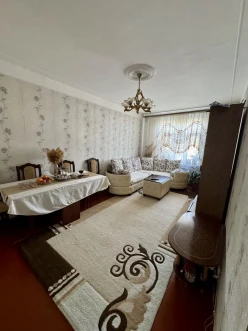 Satılır köhnə tikili 3 otaqlı 70 m², Bakıxanov q.