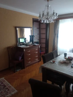 Satılır köhnə tikili 2 otaqlı 42 m², Elmlər Akademiyası m.-2