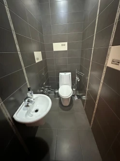 İcarə yeni tikili 3 otaqlı 130 m²,  28 May m.-19