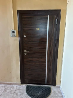 İcarə yeni tikili 3 otaqlı 130 m²,  28 May m.-23