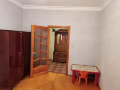 Satılır köhnə tikili 4 otaqlı 110 m²,  İnşaatçılar m.-4