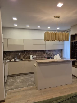 İcarə yeni tikili 3 otaqlı 120 m²,  28 May m.-13