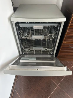 İcarə yeni tikili 3 otaqlı 130 m²,  28 May m.-12