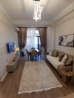 İcarə yeni tikili 2 otaqlı 52 m²,  28 May m.-2