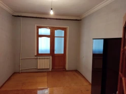 Satılır köhnə tikili 4 otaqlı 110 m²,  İnşaatçılar m.-17