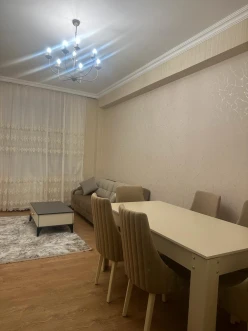 İcarə yeni tikili 3 otaqlı 75 m², İnşaatçılar m.-2