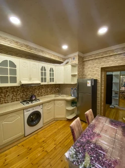 İcarə yeni tikili 2 otaqlı 77 m²,  Yasamal-2