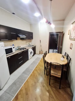 İcarə yeni tikili 2 otaqlı 95 m²,  Yasamal-4