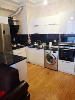 İcarə yeni tikili 3 otaqlı 85 m²,  Yasamal-4