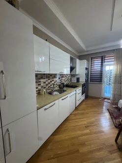 İcarə yeni tikili 3 otaqlı 111 m²,  Yasamal-4