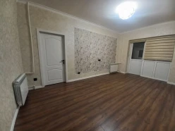 Satılır köhnə tikili 2 otaqlı 45 m², Azadlıq prospekti m.-8