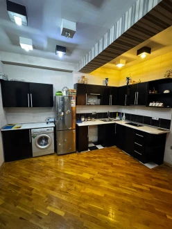 Satılır yeni tikili 2 otaqlı 80 m²,  İnşaatçılar m.-3