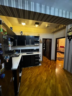 Satılır yeni tikili 2 otaqlı 80 m²,  İnşaatçılar m.-8