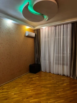 Satılır yeni tikili 2 otaqlı 80 m²,  İnşaatçılar m.-5