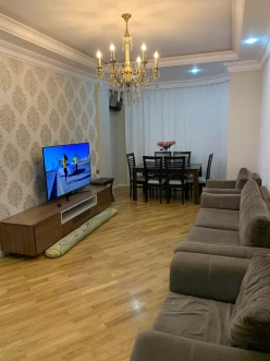 Satılır yeni tikili 3 otaqlı 112 m², İnşaatçılar m.-13