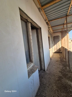 Satılır köhnə tikili 4 otaqlı 110 m²,  İnşaatçılar m.-8