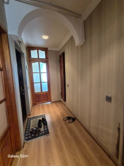 Satılır köhnə tikili 2 otaqlı 60 m²,  İnşaatçılar m.-6