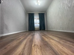 Satılır köhnə tikili 2 otaqlı 60 m², İnşaatçılar m.-9