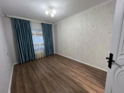 Satılır köhnə tikili 2 otaqlı 60 m², İnşaatçılar m.-5