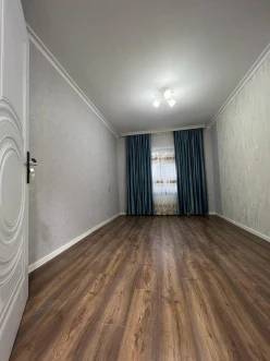 Satılır köhnə tikili 2 otaqlı 60 m², İnşaatçılar m.-3